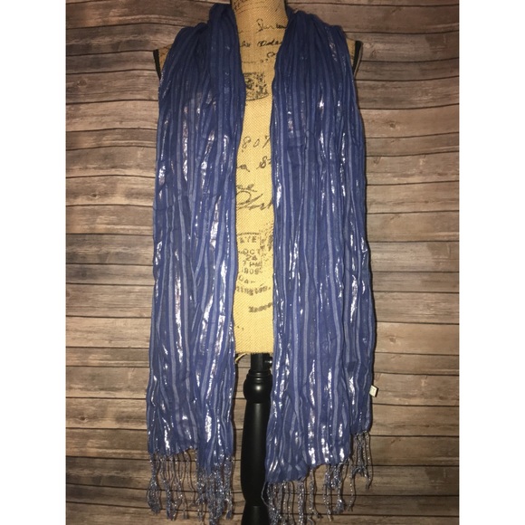 🧣Ann Taylor Loft Scarf - Picture 2 of 5